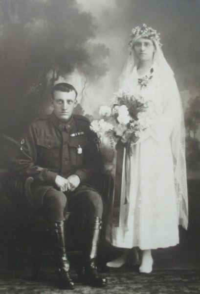 File:Harold and Annie Sykes.jpg